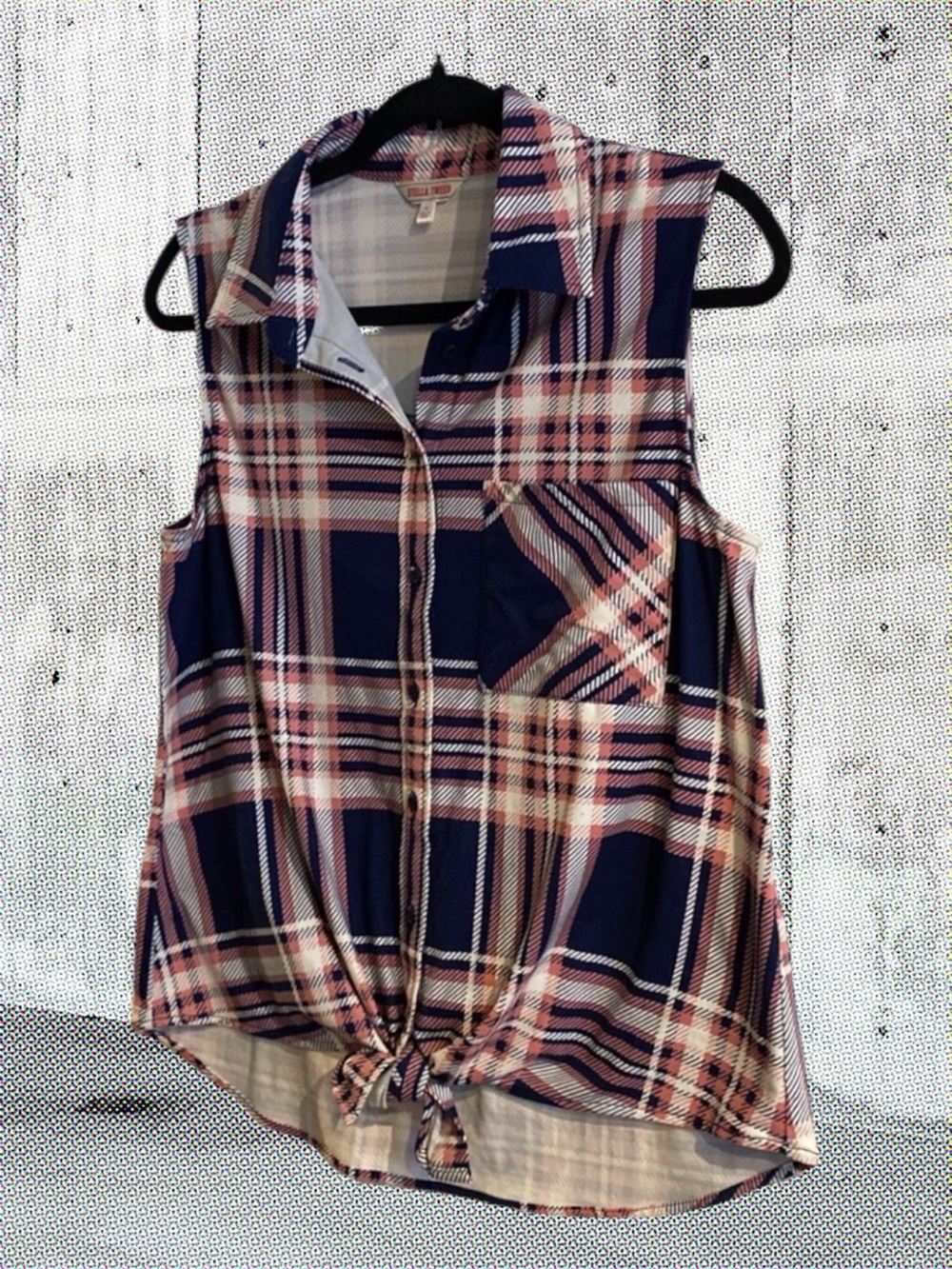Pink Plaid Tie Button Up Blouse / Top!!!
Pink & Navy!!!  Size M